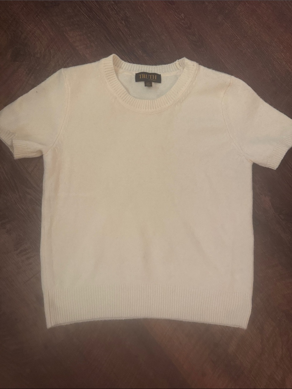 TRUTH Cream Short-Sleeve Crewneck Sweater